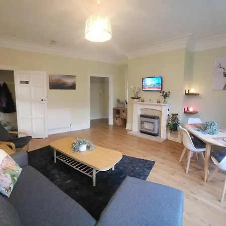 Spacious Guest Flat Near Roundhay Park Leeds  Exterior photo
