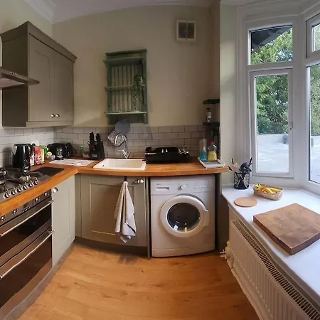 Spacious Guest Flat Near Roundhay Park Leeds  Exterior photo