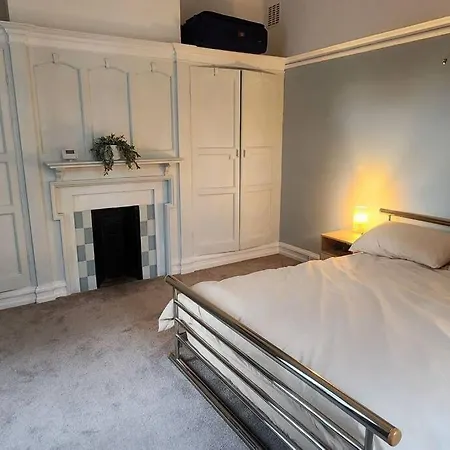 Spacious Guest Flat Near Roundhay Park Leeds  Exterior photo